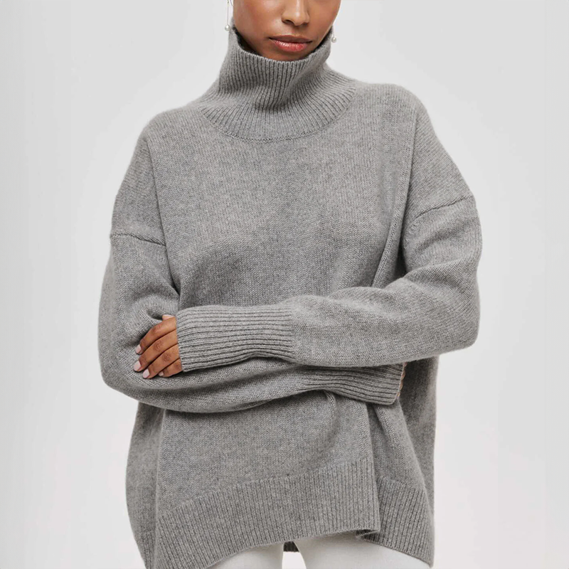 LOLA - Cozy Turtleneck
